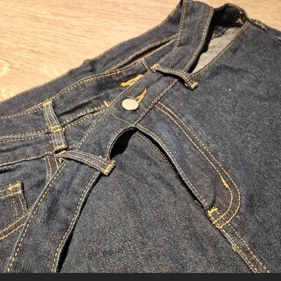 Cut-Out Blue Denim Jeans - Picture 3 of 5